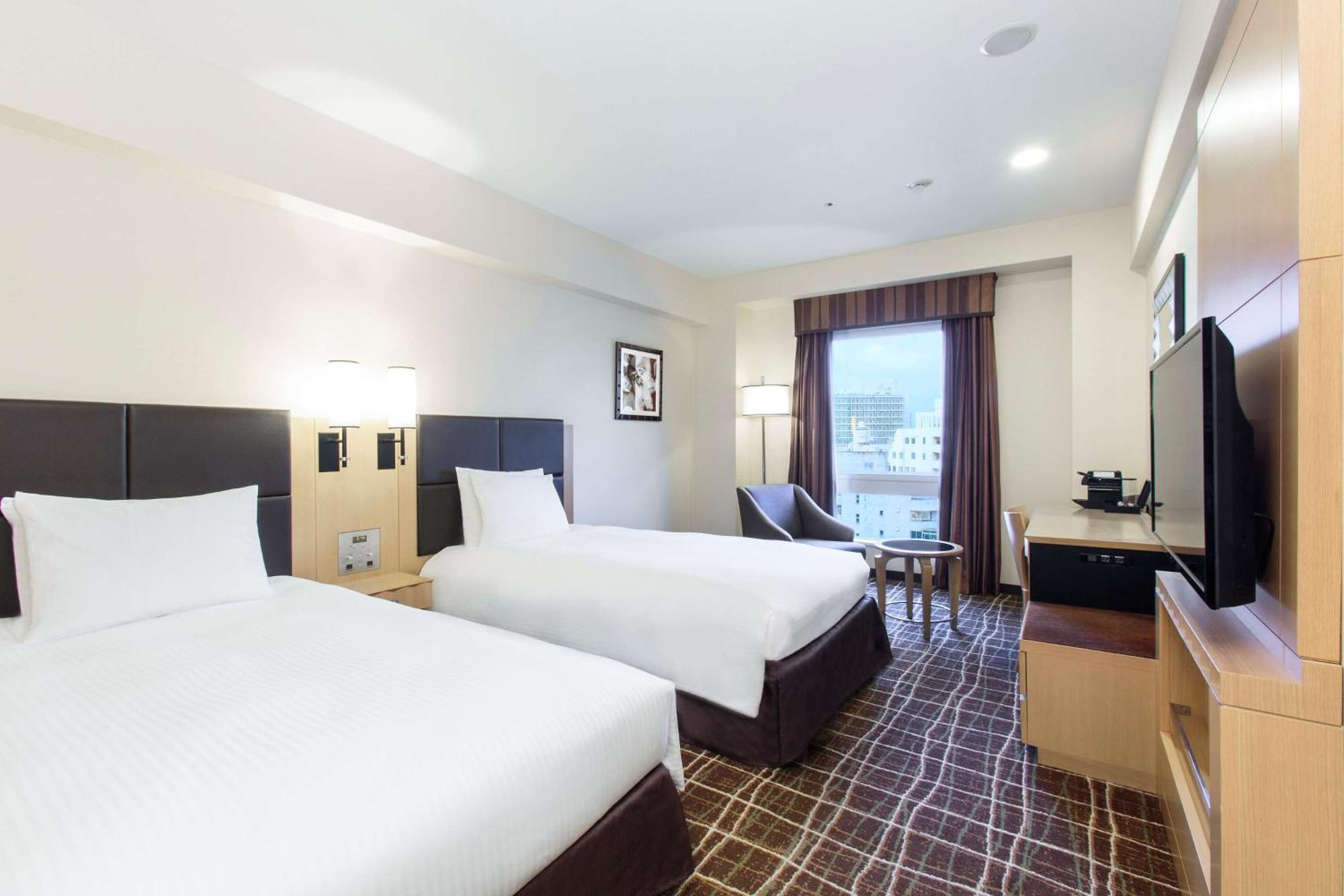 โรงแรม โรงแรมดับเบิลทรี บาย ฮิลตัน นะฮะ 4*