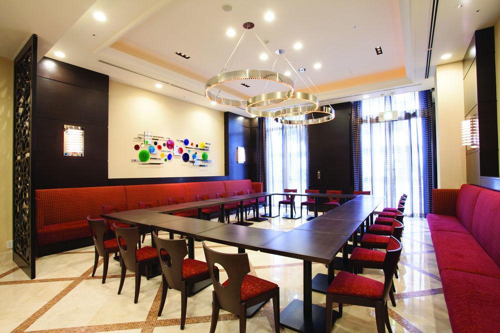 โรงแรมดับเบิลทรี บาย ฮิลตัน นะฮะ โรงแรม 4*