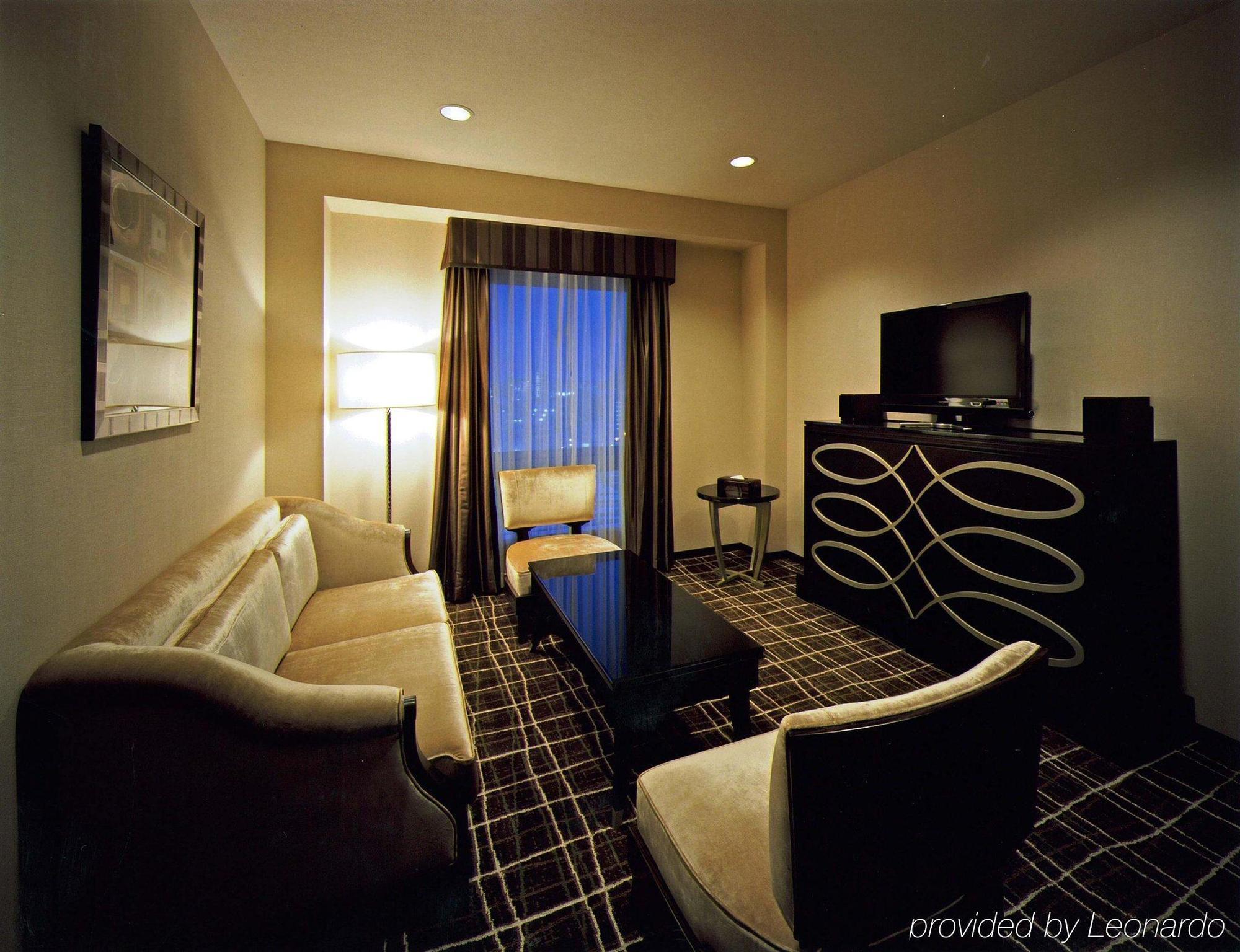 โรงแรมดับเบิลทรี บาย ฮิลตัน นะฮะ โรงแรม 4*
